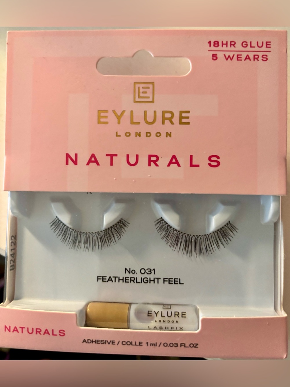 Eylure Naturals No. 031 Featherlight False Lashes with LashFix - Black